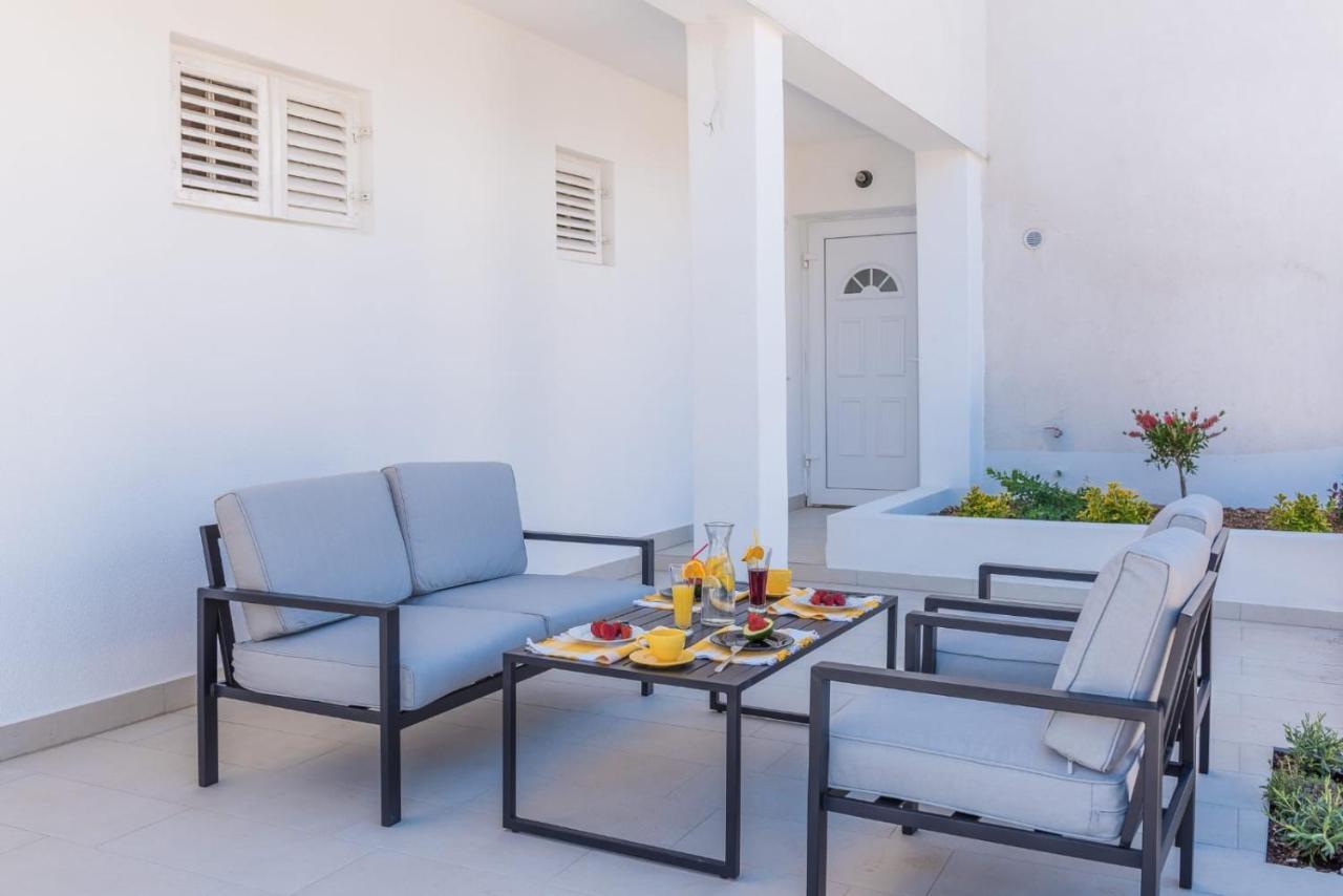 Villa Seaview With Pool - Apartment Yellow Trogir Exterior photo